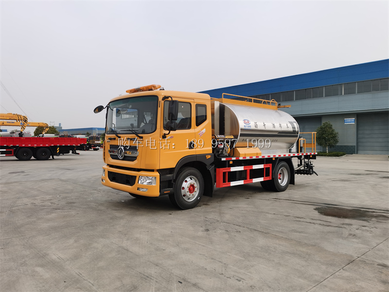 9方东风多利卡D9乳化沥青洒布车价格