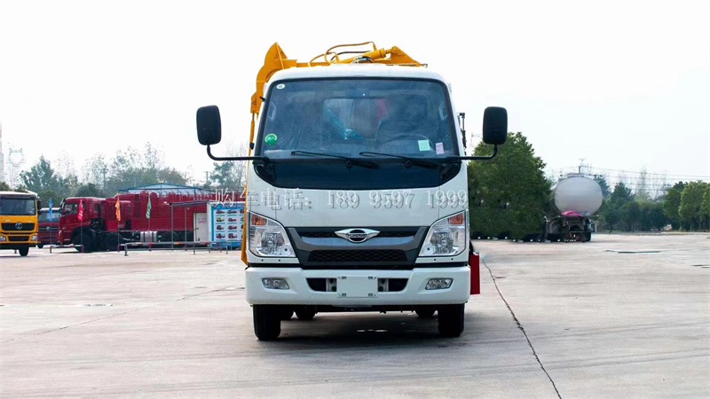 蓝牌4方福田小卡2侧装挂桶式压缩垃圾车