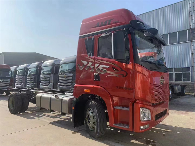 全新6米8解放JH6冷藏车底盘到货了