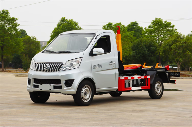 小型蓝牌2.5立方长安勾臂垃圾车一辆多少钱