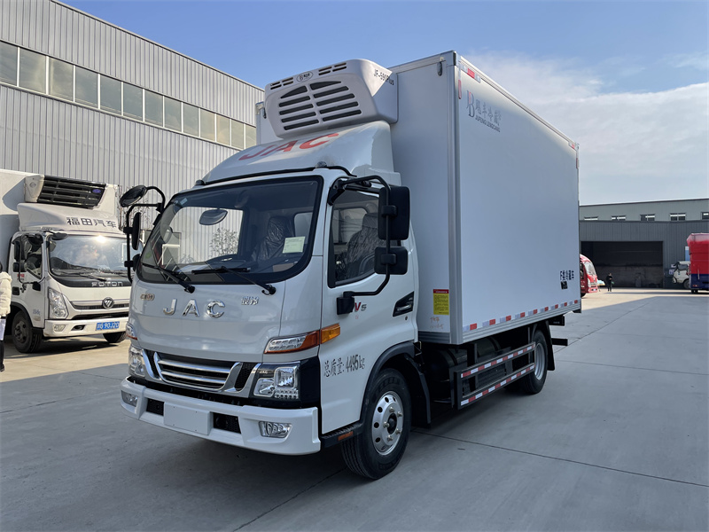 4米2天然气江淮骏铃V5冷藏车厂家