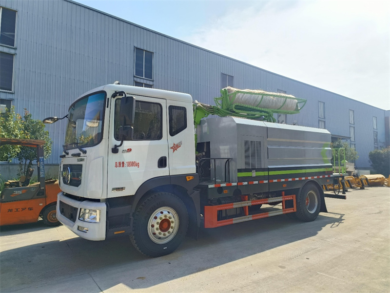 东风多利卡D9光伏面板清洗车