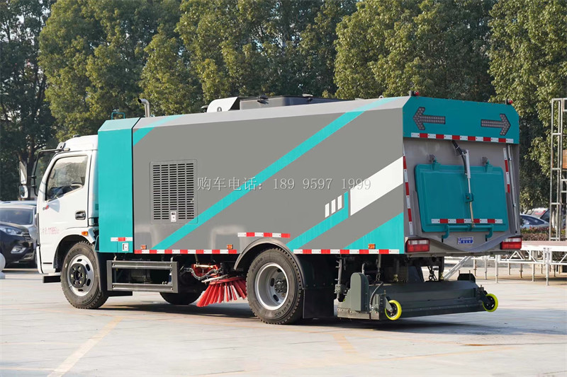 东风大福瑞卡干湿两用后置吸尘车