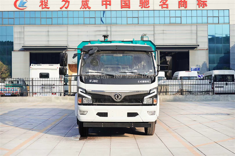 东风大福瑞卡干湿两用后置吸尘车