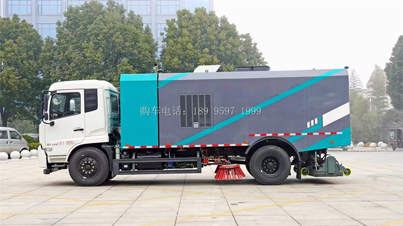 东风天锦干湿两用后置吸尘车