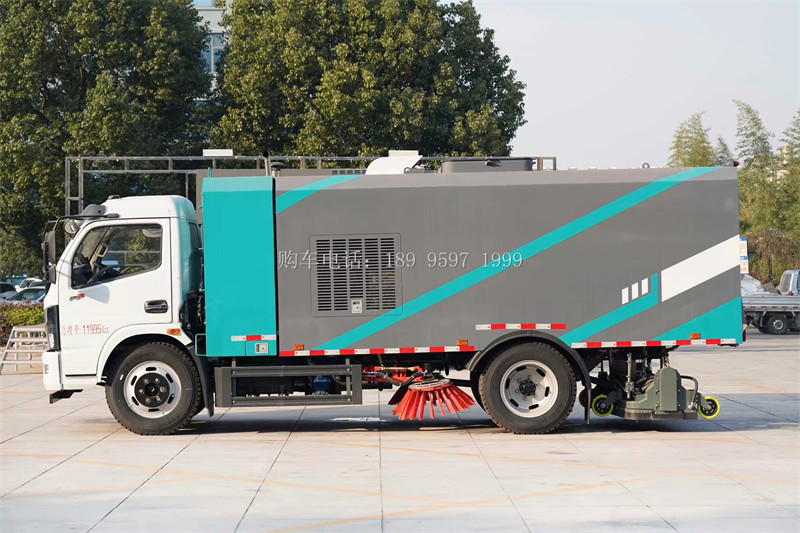 东风大福瑞卡干湿两用后置吸尘车