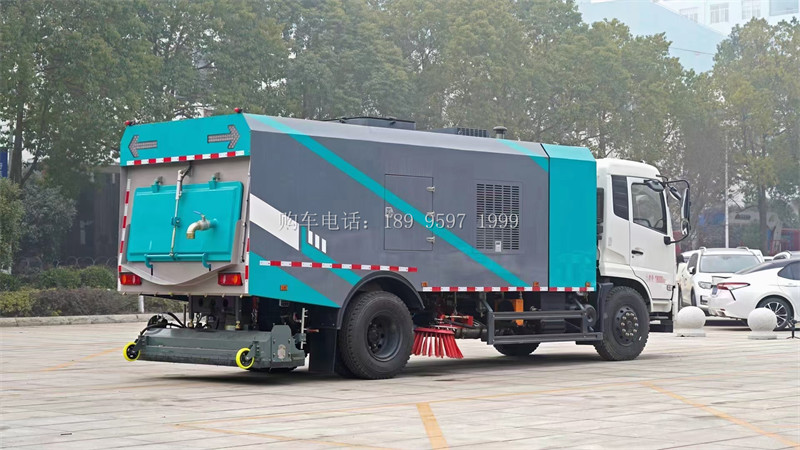 东风天锦干湿两用后置吸尘车