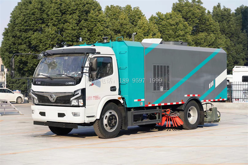 东风大福瑞卡干湿两用后置吸尘车