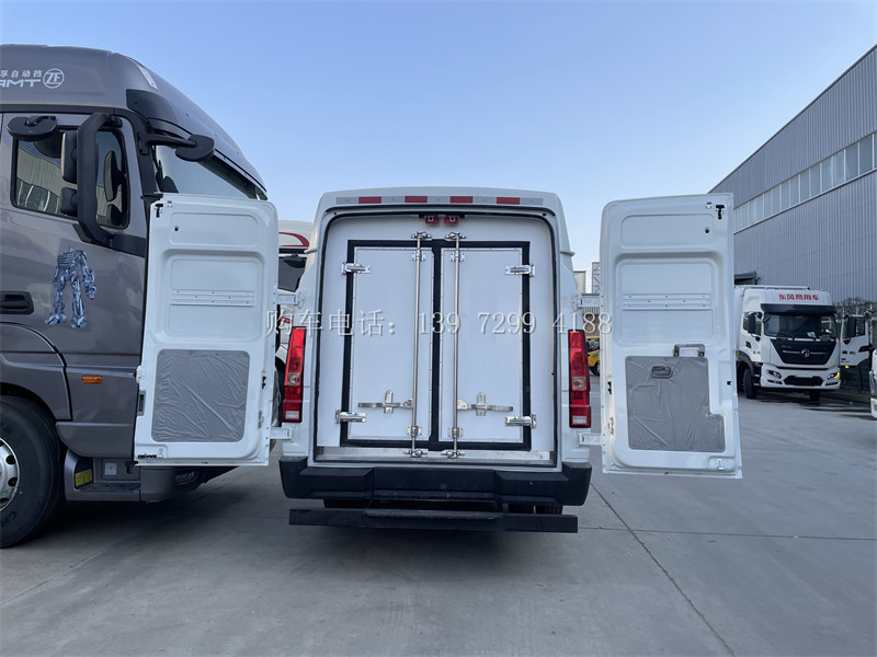 新款依维柯长轴柴油冷藏车多少钱一辆