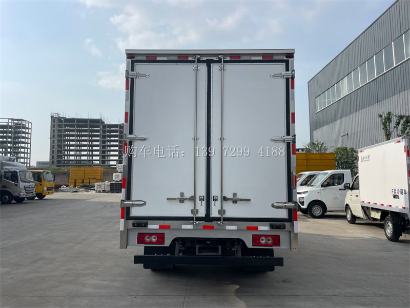 《蓝牌4米2福田奥铃速运冷藏车:冷链运输的卓越之选》