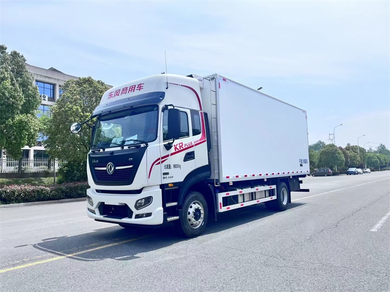 【俄罗斯出口型6米8东风天锦康明斯290马力冷藏车:冷藏运输的得力助手】