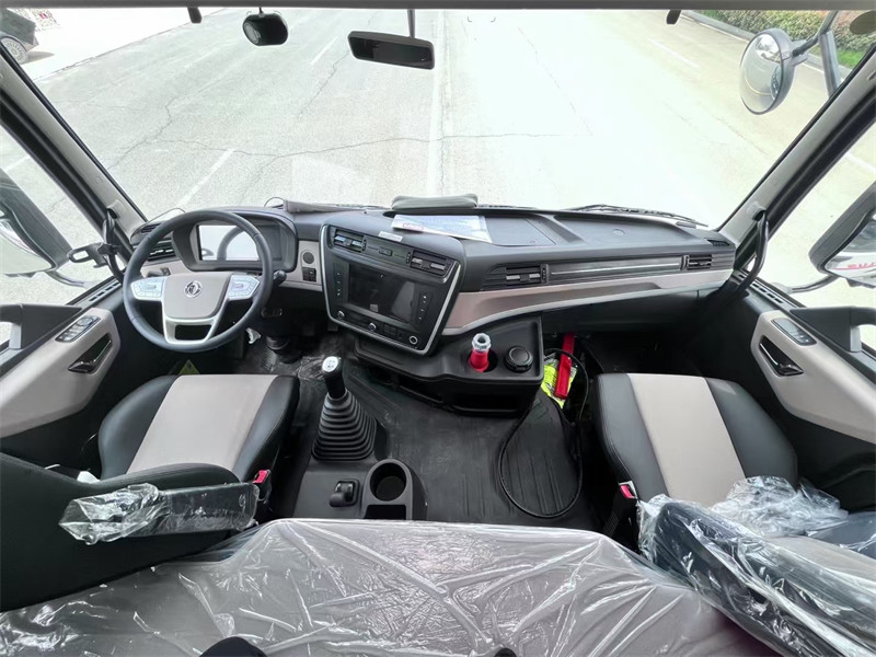 【俄罗斯出口型6米8东风天锦康明斯290马力冷藏车:冷藏运输的得力助手】