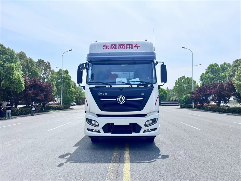 【俄罗斯出口型6米8东风天锦康明斯290马力冷藏车:冷藏运输的得力助手】