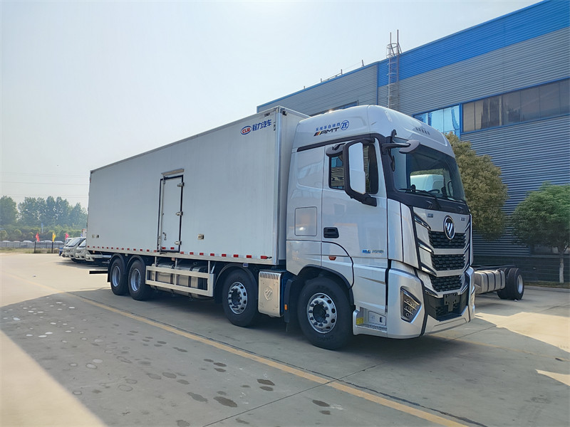 《9米6福田欧曼EST星辉版前四后八冷藏车:冷链运输的巅峰之作》