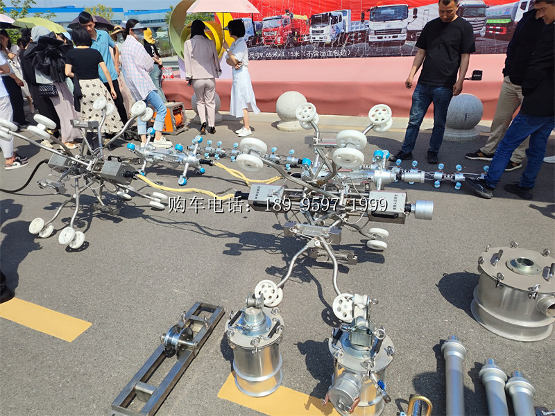 《蓝牌4米2重汽豪沃光固化修复车:城市管道的守护者》