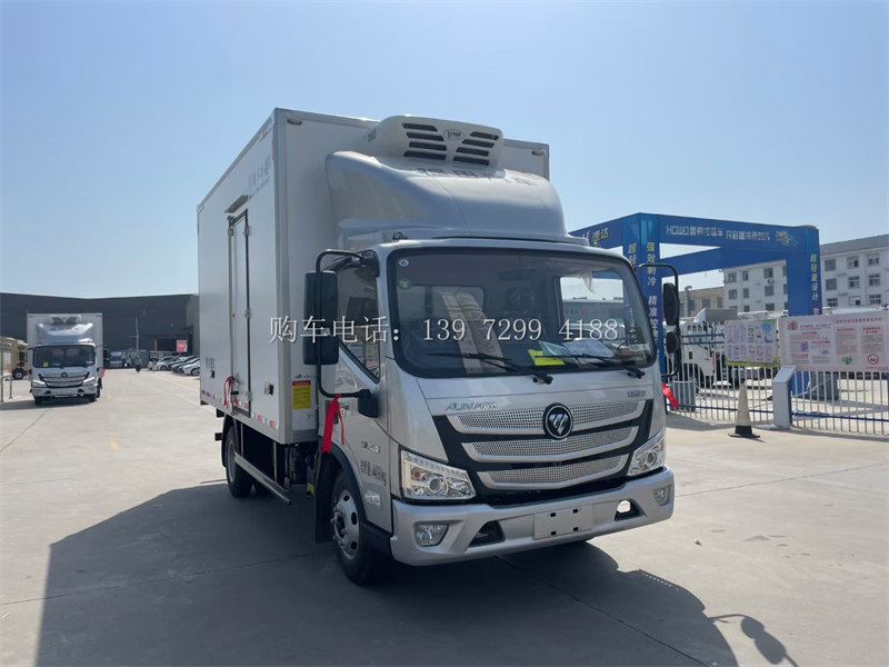 《蓝牌4米2宽体重载版康明斯156马力福田欧马可冷藏车：冷链运输的可靠伙伴》