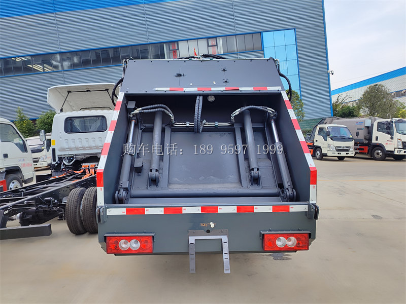 《蓝牌5.8方福田小卡之星3全柴115马力压缩垃圾车:城市清洁的好帮手》