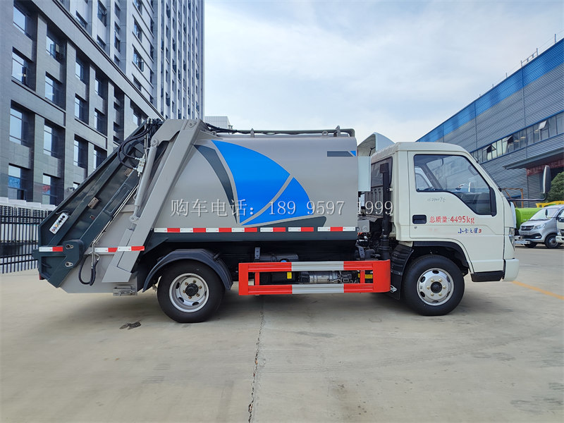 《蓝牌5.8方福田小卡之星3全柴115马力压缩垃圾车:城市清洁的好帮手》