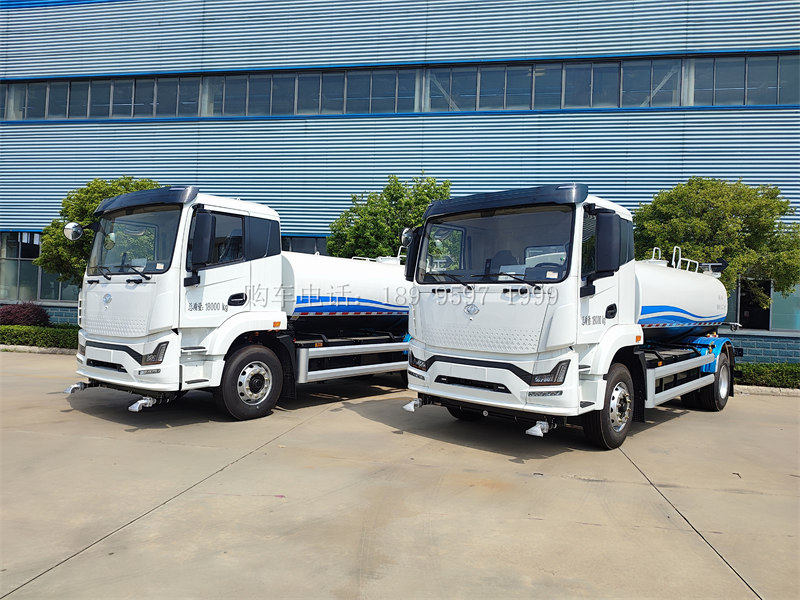 《程力10方壹为纯电动新能源洒水车:环保新选择,为城市添彩》