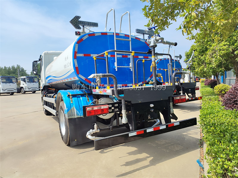 《程力10方壹为纯电动新能源洒水车:环保新选择,为城市添彩》