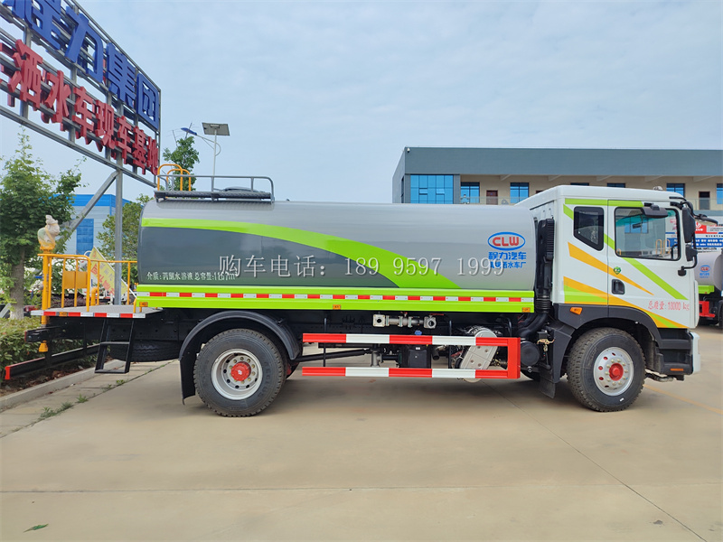 《城市新助力:14方东风大多利卡D9康明斯230马力绿化洒水车正式上岗》