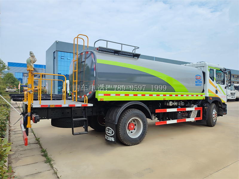 《城市新助力:14方东风大多利卡D9康明斯230马力绿化洒水车正式上岗》