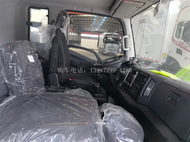 5米1解放冰冰虎V大柴180马力一排半冷藏车:冷链运输的得力助手