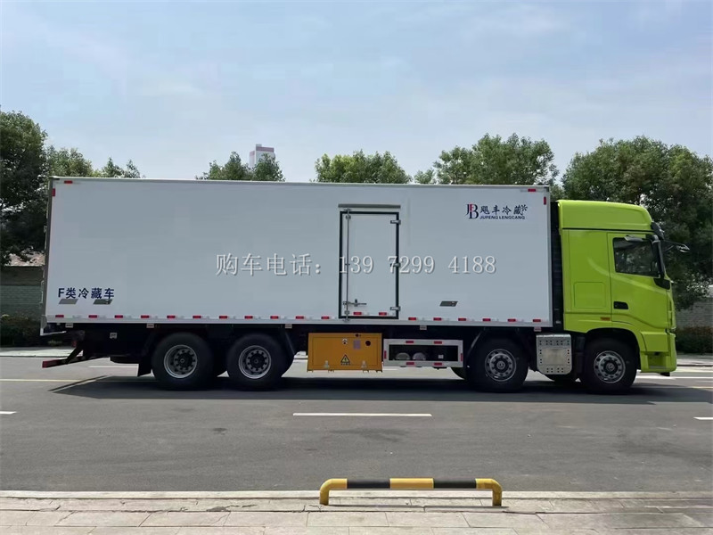 出口型9米6东风天龙前四后八KX旗舰王者冷藏车