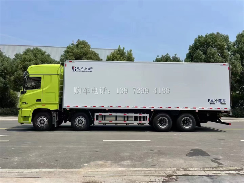 出口型9米6东风天龙前四后八KX旗舰王者冷藏车