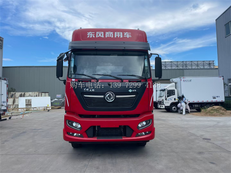 2024年新款9米6东风天锦PLUS大单桥天然气冷藏车:冷链运输的革新力量