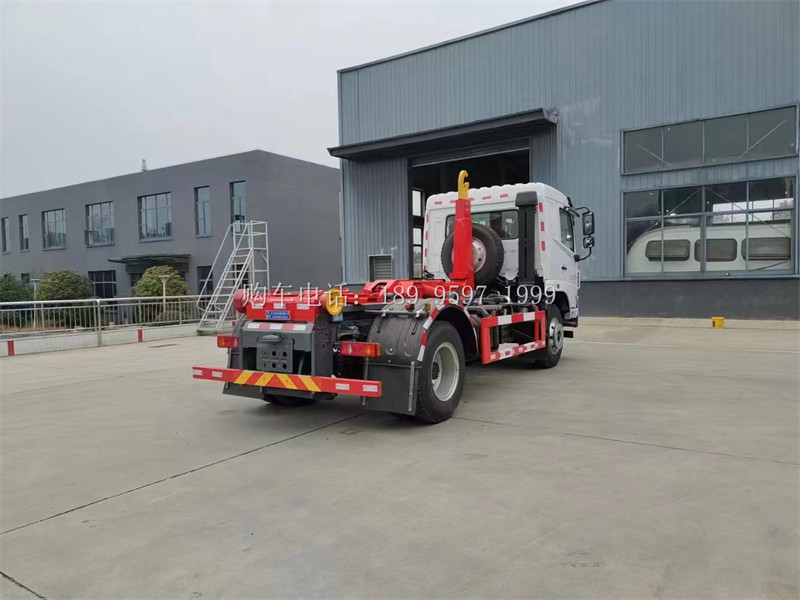 东风华神F9勾臂式垃圾车:城市清洁的高效能手