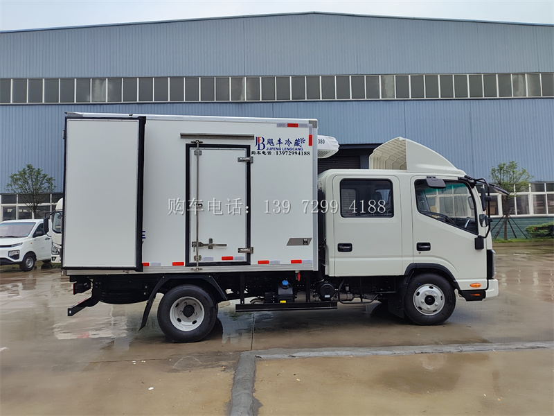 3米江淮1卡帅铃双排座冷藏车:冷链运输的得力伙伴