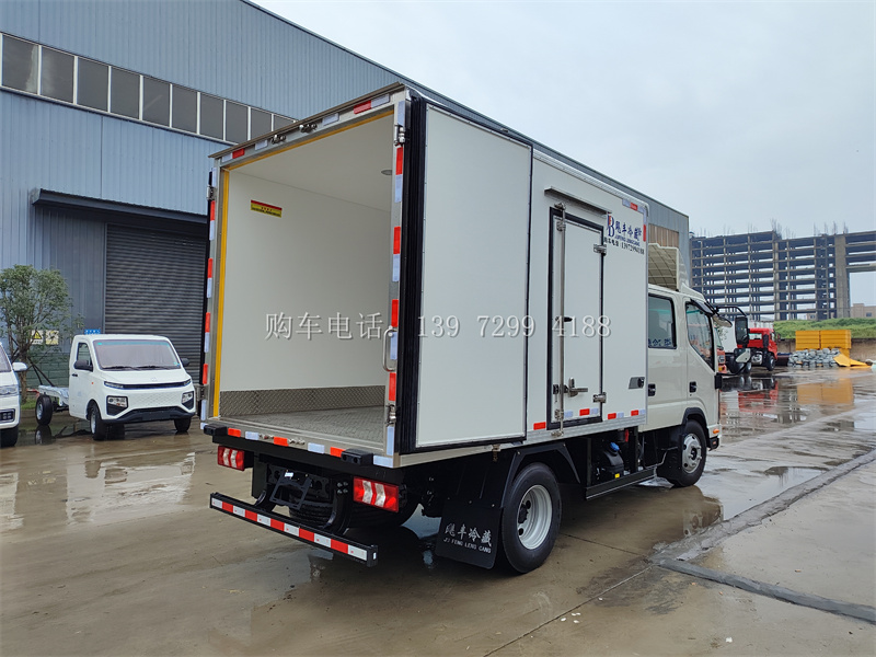 3米江淮1卡帅铃双排座冷藏车:冷链运输的得力伙伴