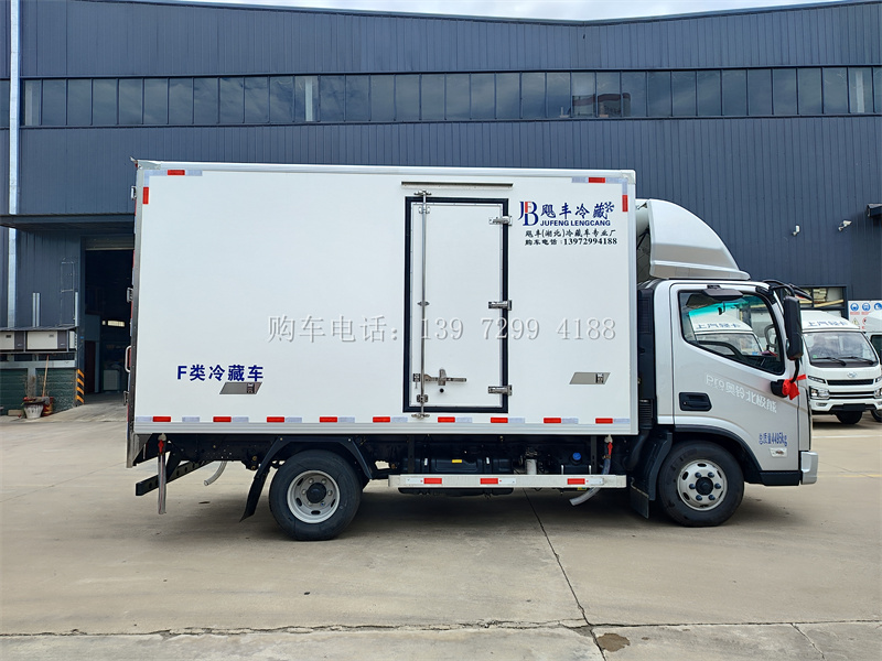 福田奥铃北极熊康明斯160马力冷藏车:冷链运输新势力