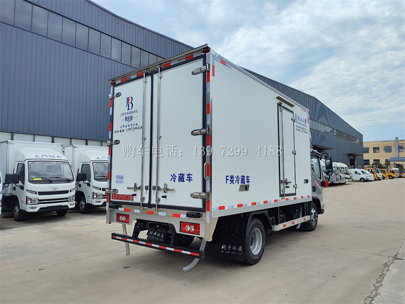 福田奥铃北极熊康明斯160马力冷藏车:冷链运输新势力