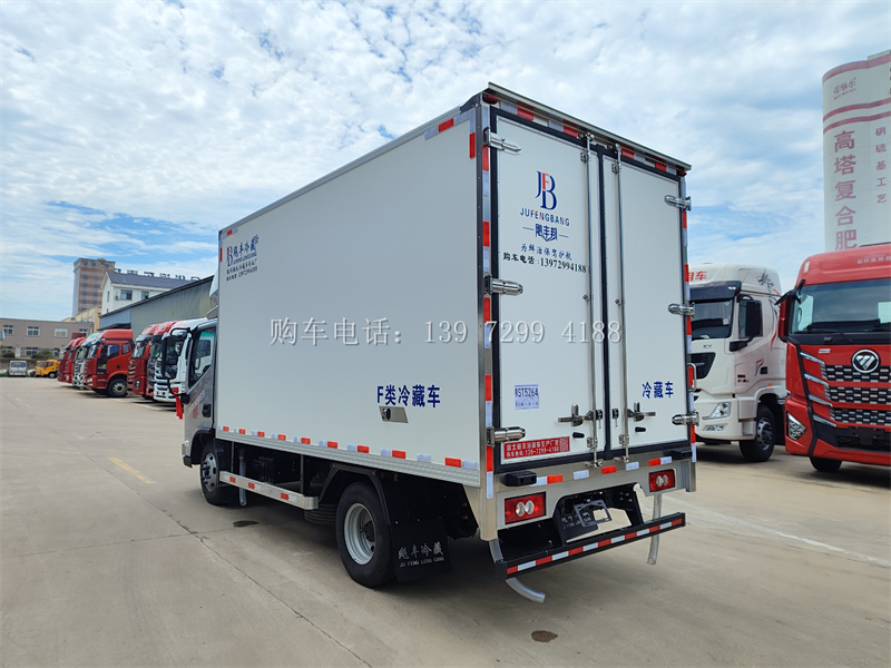 福田奥铃北极熊康明斯160马力冷藏车:冷链运输新势力
