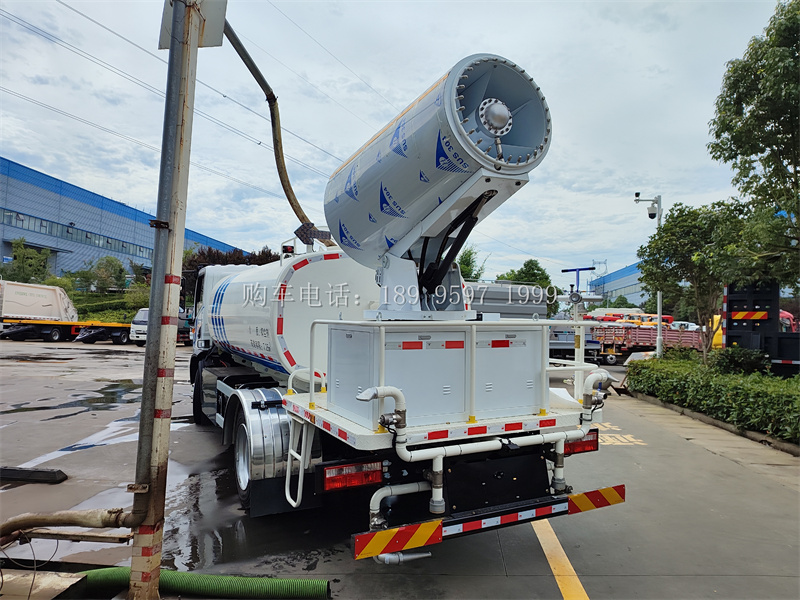 程力壹为8.3方纯电动雾炮喷雾机洒水车:绿色清洁新力量
