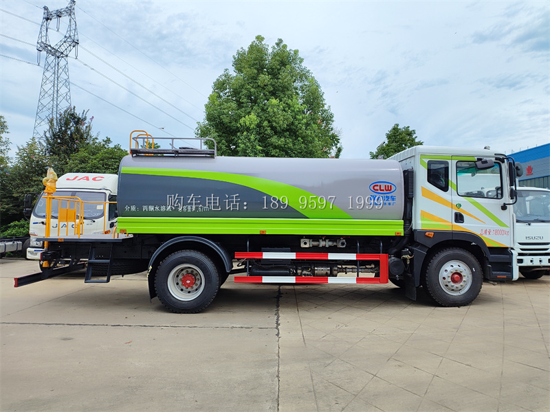 东风大多利卡14方D9绿化喷洒车:城市绿色守护者