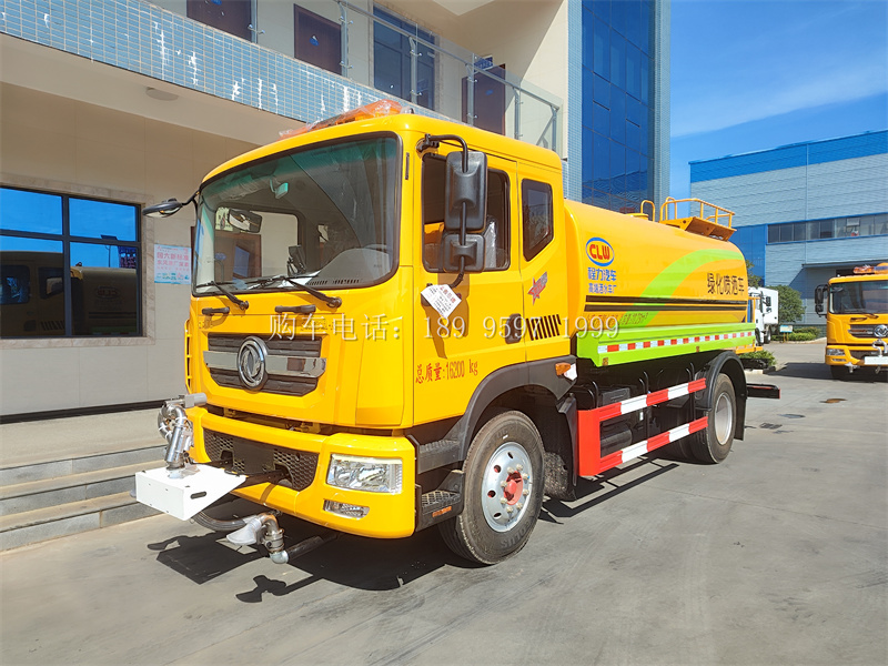 东风大多利卡D9绿化喷洒车：绿色使者，润泽大地