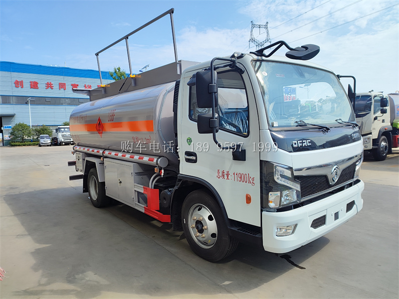 东风大福瑞卡10立方流动加油车：能源的便捷使者