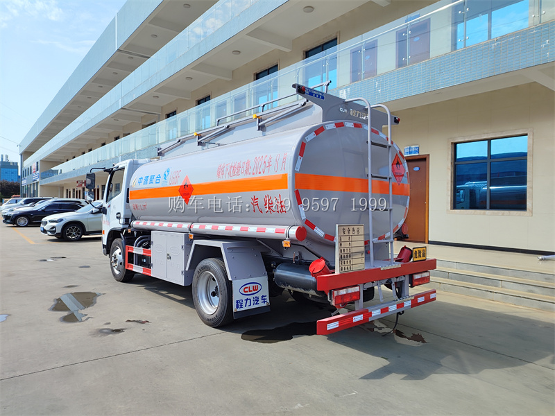 东风大福瑞卡10立方流动加油车:能源的便捷使者