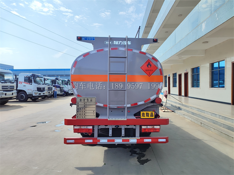 东风大福瑞卡10立方流动加油车:能源的便捷使者