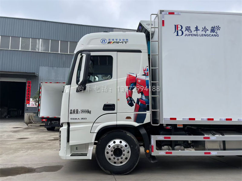 干线冷链旗舰 福田欧曼星翼7米8自动挡气囊桥冷藏车实力解析