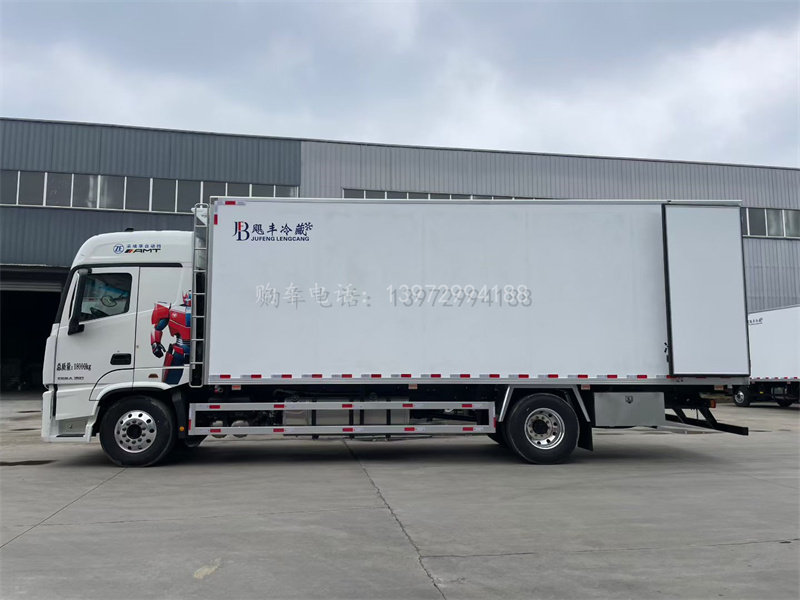 干线冷链旗舰 福田欧曼星翼7米8自动挡气囊桥冷藏车实力解析